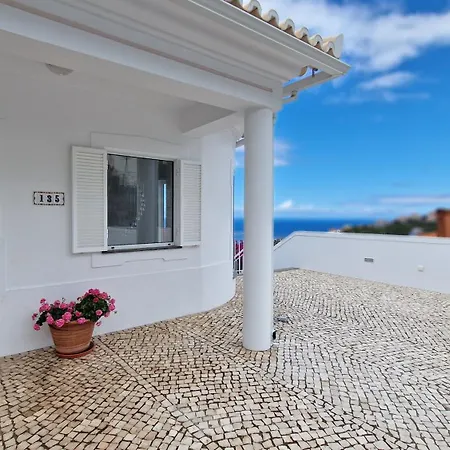 Valentina By Lovelystay *