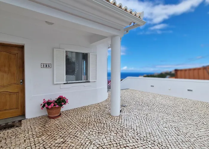 Valentina By Lovelystay *