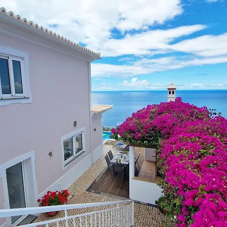 Valentina By Lovelystay *