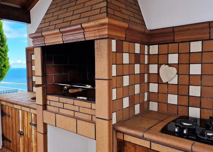 Valentina By Lovelystay *